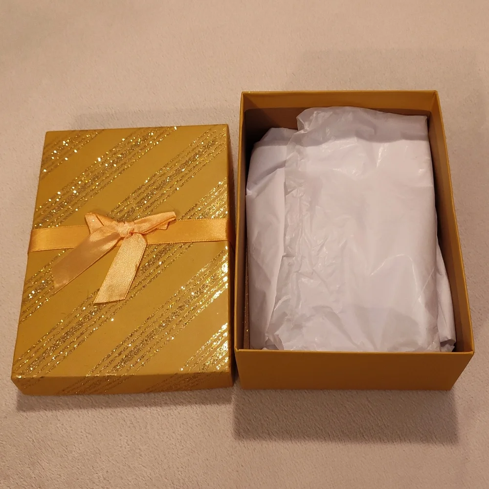 Like-New Gift Box